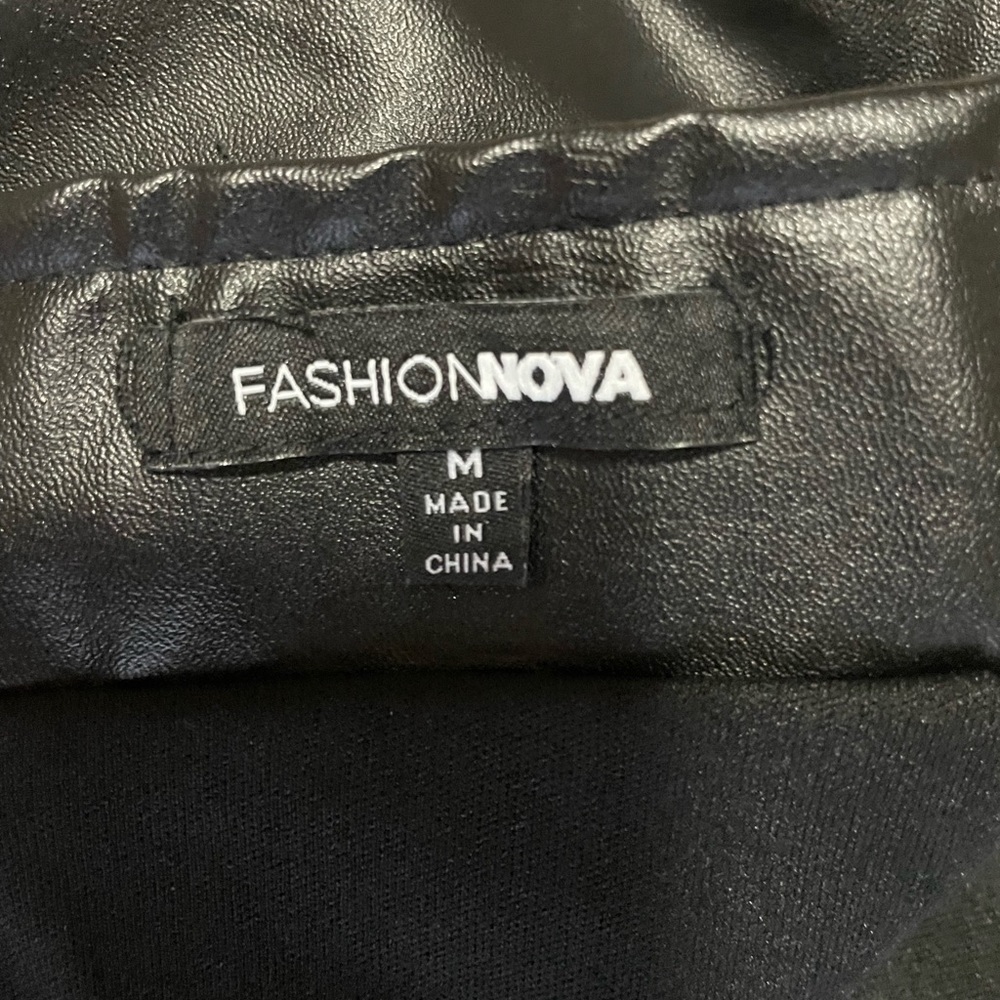 Black Leather skirt - Picture 5 of 5